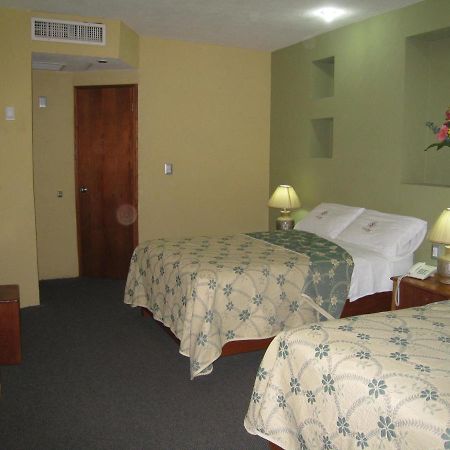 Laguna Hotel Tampico Bagian luar foto