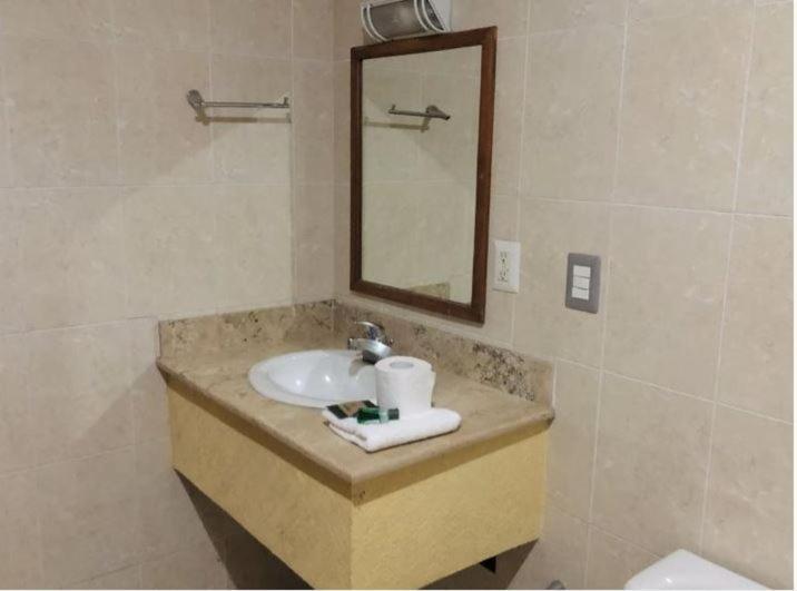 Laguna Hotel Tampico Bagian luar foto